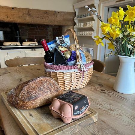 Beautiful Cotswold Farmhouse With Hot Tub 曼彻斯特 外观 照片