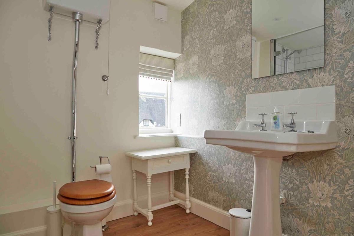 Beautiful Cotswold Farmhouse With Hot Tub 曼彻斯特 外观 照片
