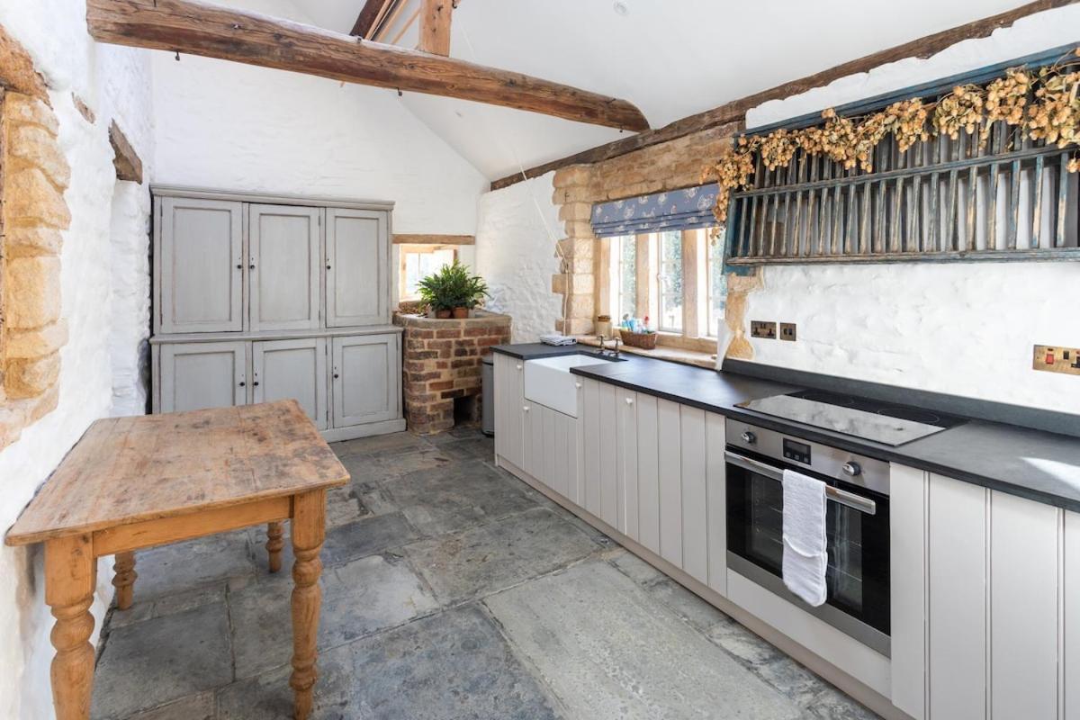 Beautiful Cotswold Farmhouse With Hot Tub 曼彻斯特 外观 照片